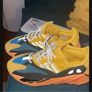 Adidas Mens Yeezy Boost 700 Wave Runner Sneakers